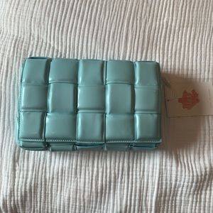 Looks like summer bag